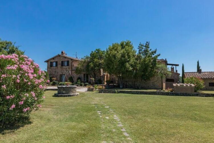 Toskana Ferienhaus Villa Saracini im Agriturismo mit Pool für 11 Personen