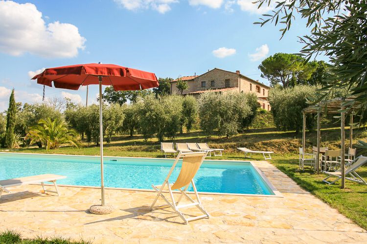 Toskana Ferienwohnung Tinta Agriturismo Fattoria Montescudaio am Meer mit Pool, Familien-Urlaub