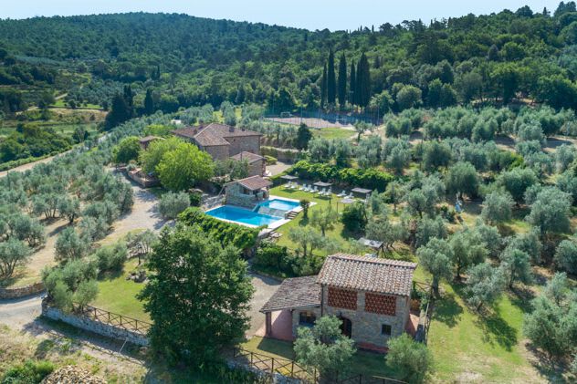 Toskana Ferienwohnung Violetta Agriturismo und Chianti Weingut Casale Valle mit Pool