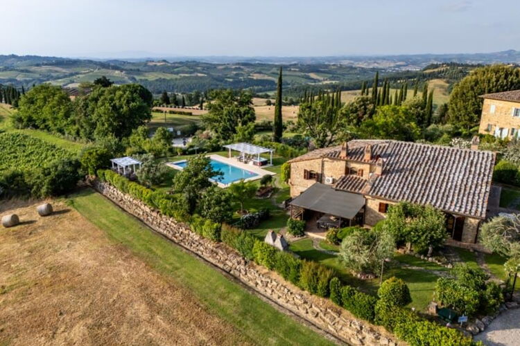 Toskana Ferienhaus Villa Francigena in Alleinlage mit Pool bei San Gimignano