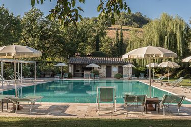 La Campagna Agriturismo Ferienwohnungen mit Pool San Gimignano und Siena Poollandschaft