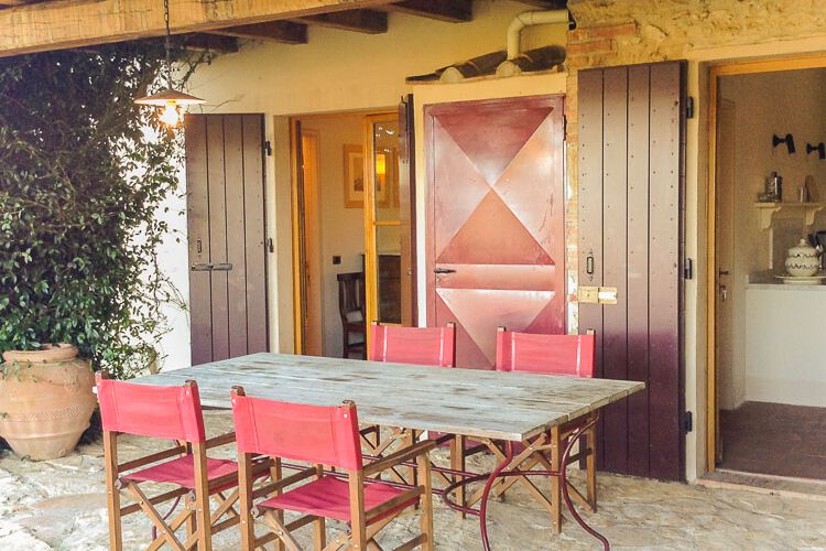 Toskana Ferienwohnung Tinta Agriturismo Fattoria Montescudaio am Meer mit Pool, Familien-Urlaub