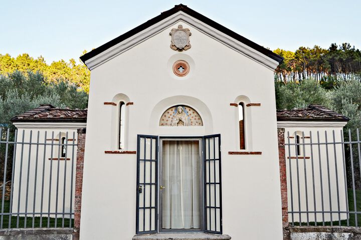 Doppelzimmer Chapel-Suite Toskana Hotel La Villa mit Pool bei Lucca