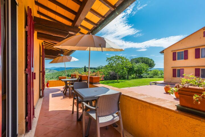 Toskana Agriturismo Valpiana in der Maremma am Meer mit Pool und Frühstück Ferienwohnung Bilo 208 Terrasse