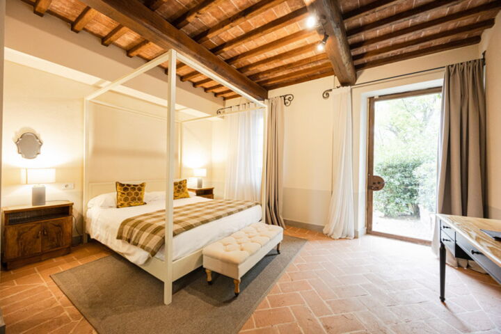 Toskana Landgut Atmosfera mit Pool Borgo Doppelzimmer Superior Garten Nr. 8B Doppelbett