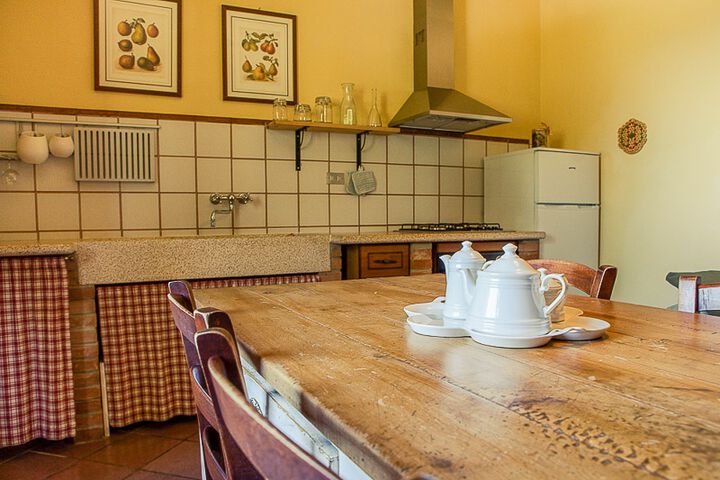 Toskana Agriturismo Ferienwohnung Morellino Weingut Casentino mit Pool bei Florenz Küche