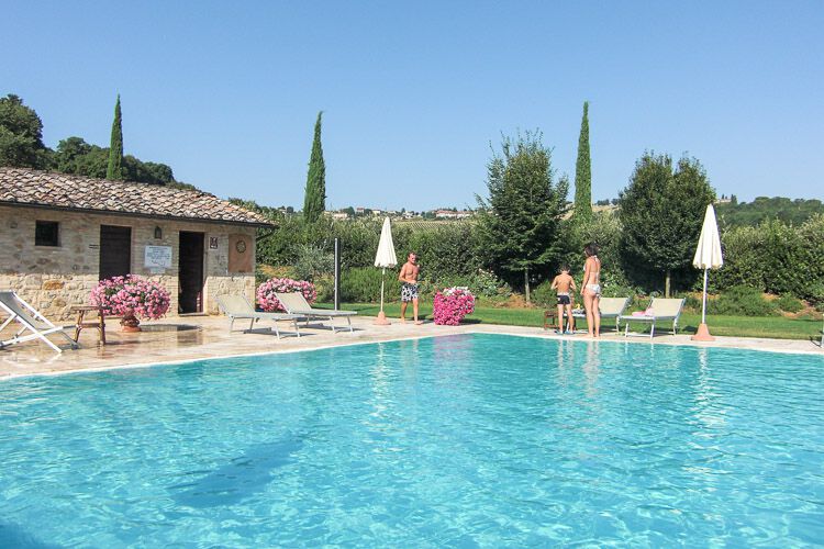 Toskana Ferienwohnung Cortona mit Pool in La Campagna, Familie mit Hund