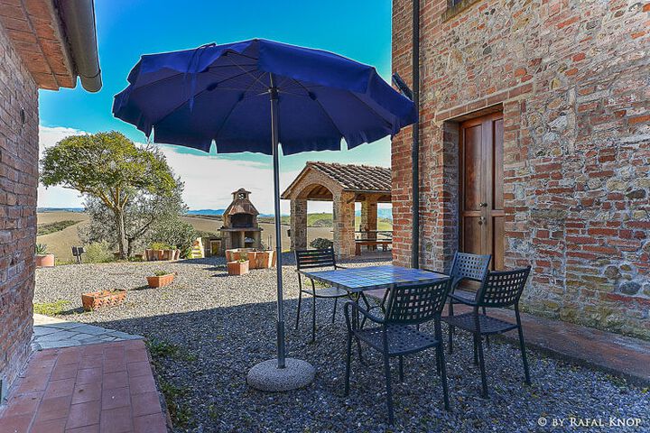 Toskana Agriturismo Region San Gimignano Ferienwohung Edera Terrassensitzplatz