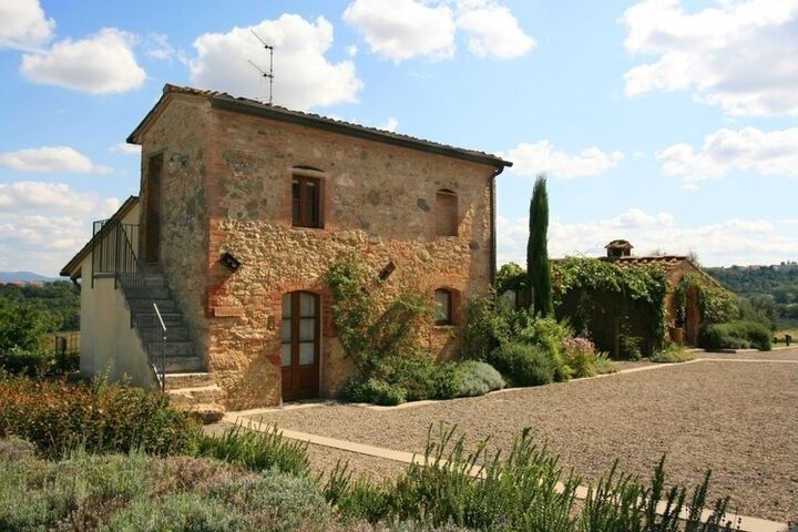 Ferienwohnung Melograno im Toskana Edel-Weingut Poderenuovo mit Pool und Restaurant, Aussenansicht