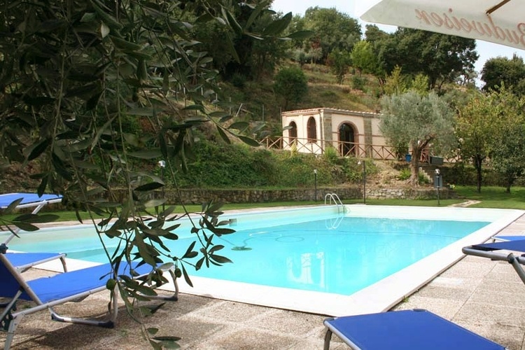 Doppelzimmer Superior Nr. 6 im Hotel Ambiente am Meer der Toskana mit Pool