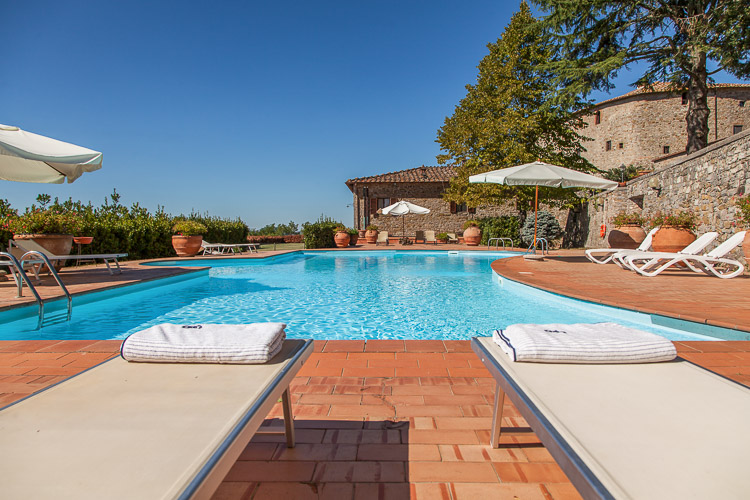 Doppelzimmer Superior Fabbro Toskana Weingut La Vite im Chianti mit Pool und Restaurant