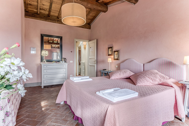 Dreibettzimmer SUPERIOR Rosa Agriturismo di Sereto im Chianti mit Pool