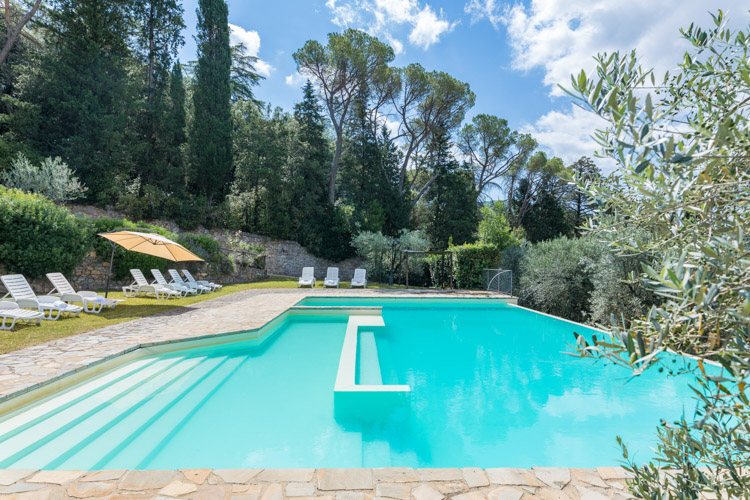 Toskana Agriturismo Ferienwohnung Gelsi im Chianti Weingut Casale Giglio mit Pool