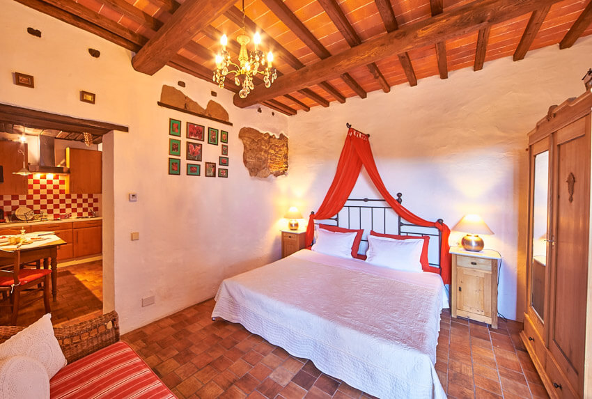 Ferienwohnung Corbezzolo Il Frantoio stilvolle Ferienwohnungen mit Pool, Urlaub zwischen Florenz und Siena Schlafzimmer