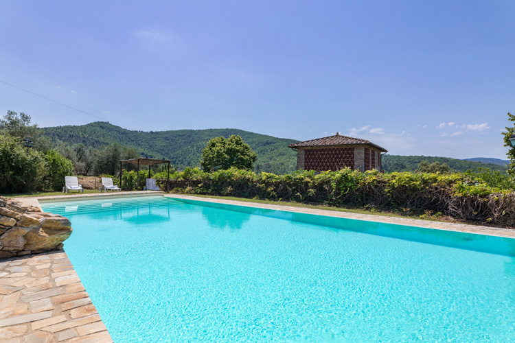 Ferienwohnung Fienile im Toskana Agriturismo Weingut Casale Presciano mit Terrasse und Pool