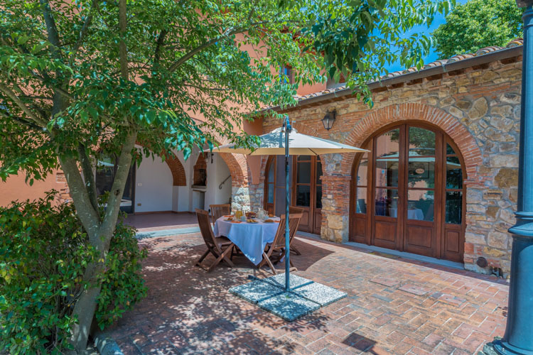 Ferienwohnung Logge Toskana Agriturismo Weingut Casale Presciano mit Pool