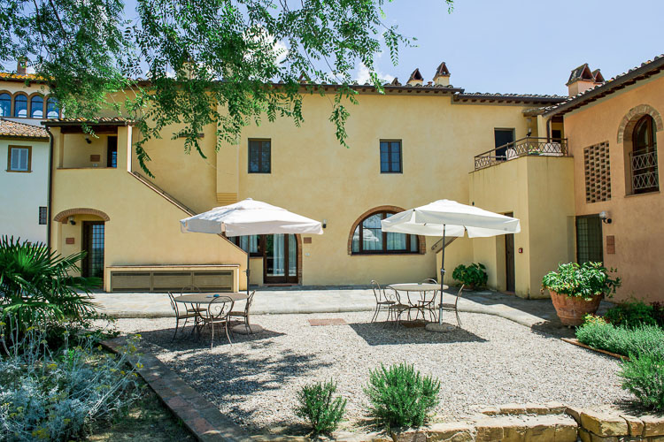 Ferienwohnung Falco im Toskana-Agriturismo und Weingut Tenuta Sticciano im Chianti mit Pool