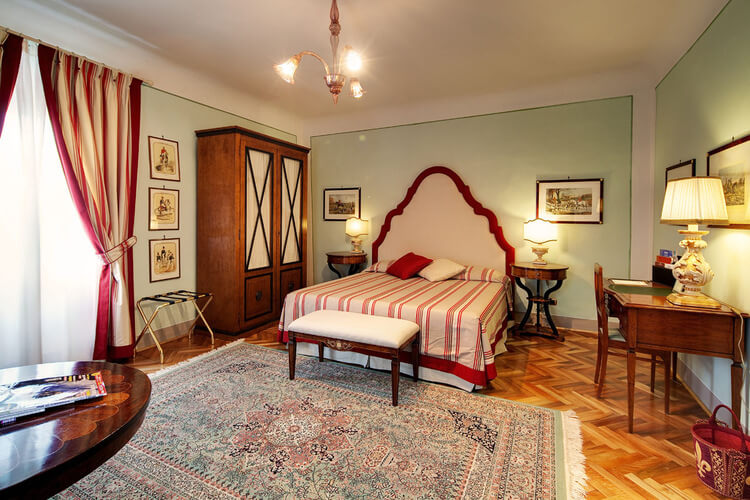 Nobles Superiorzimmer Cambi im Toskana Hotel Villa Reggia bei Florenz