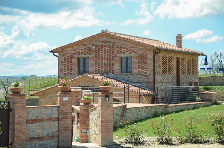 Toskana Ferienhaus Villa Era mit Pool und Panoramablick bei Volterra Region San Gimignano Aussen3