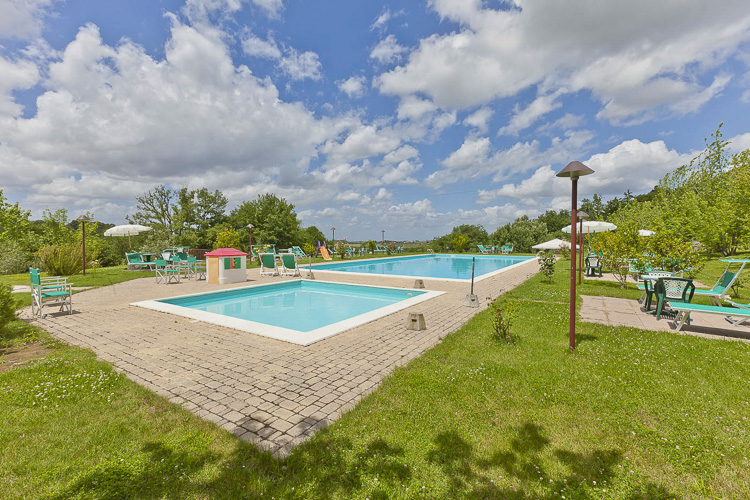 Toskana Ferienwohnung Boccaccio im Chianti Weingut Residence San Lorenzo mit Pool