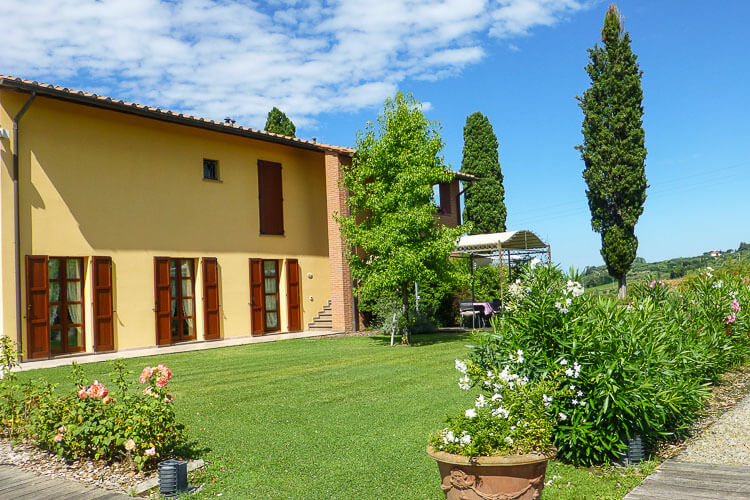 Ferienwohnung Oleandro, im Toskana Agriturismo La Poesia mit Pool und Terrasse